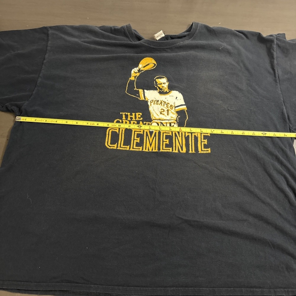 Roberto Clemente - "The Great One" - Black Shirt - 3XL- Fruit‎ Of The Loom - Picture 8 of 9